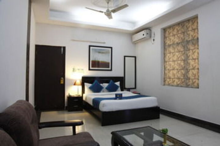 Room 10 of 20