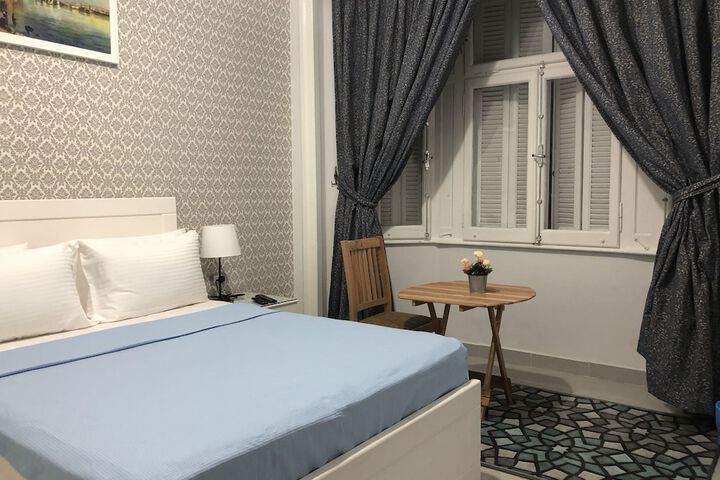 Room 15 of 32