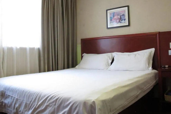 Room 4 of 11