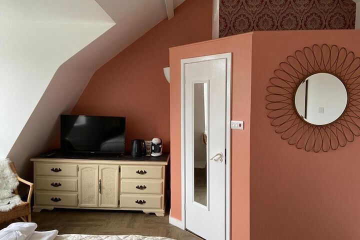 Room 5 of 58