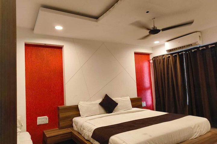 Room 3 of 14