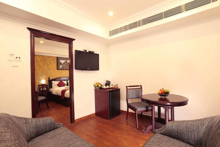 Room 3 of 24