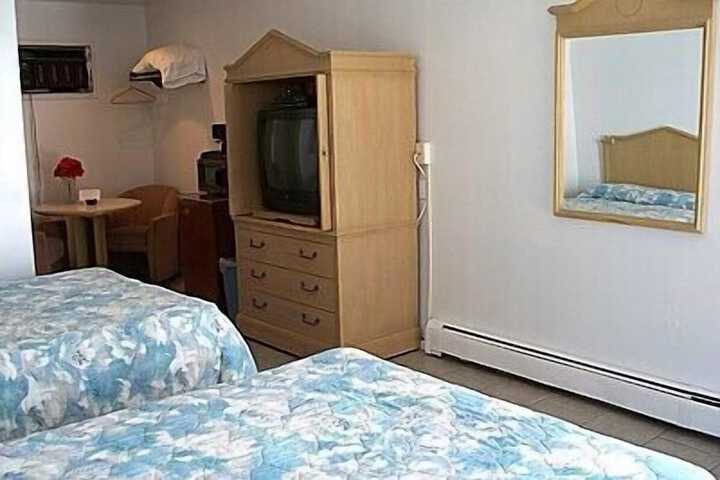 Room 15 of 32