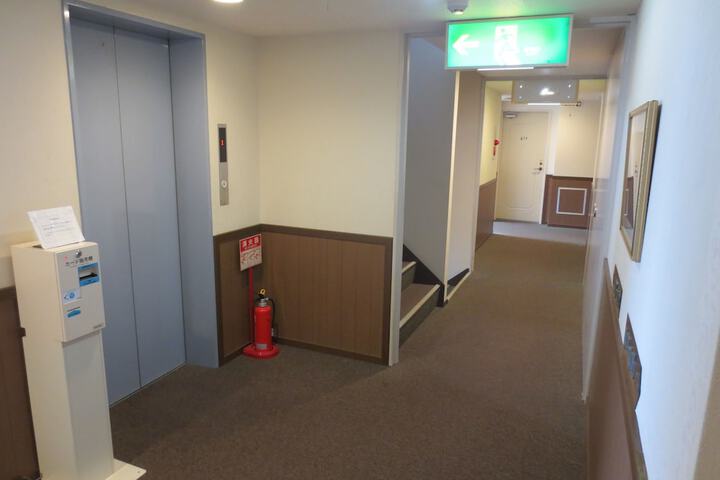 Ballroom/Hall 39 of 44