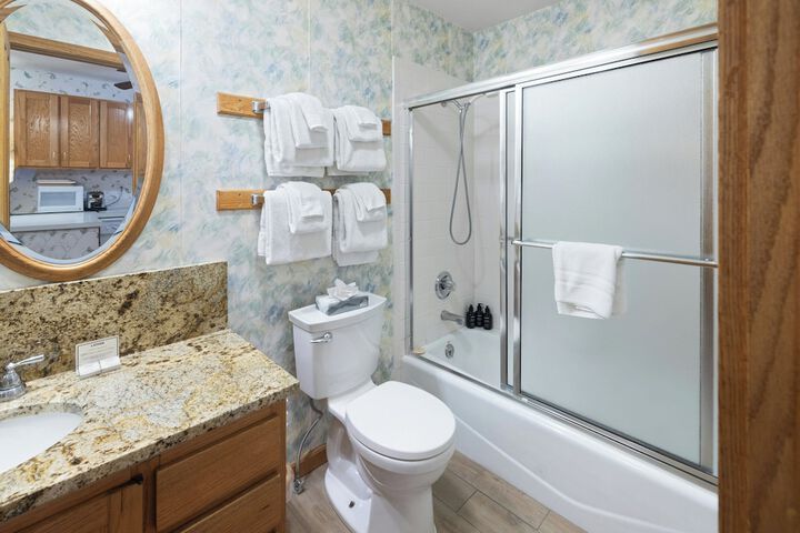 Room 176 of 229