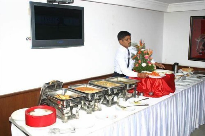 Dining 9 of 12