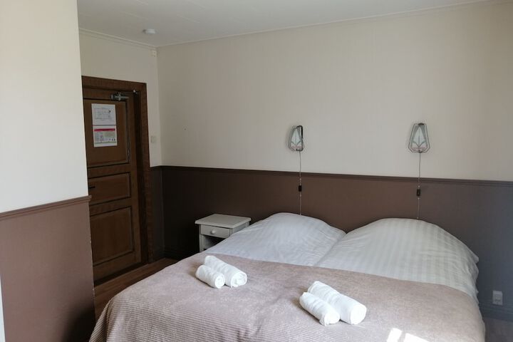 Room 17 of 45