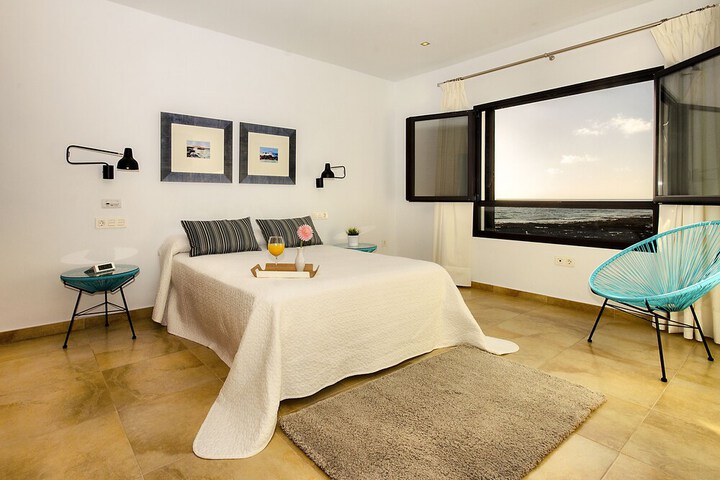 Room 7 of 10