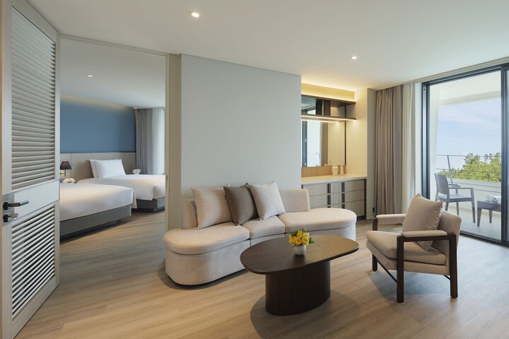 Room 4 of 62