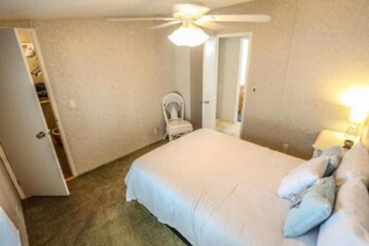 Room 18 of 23