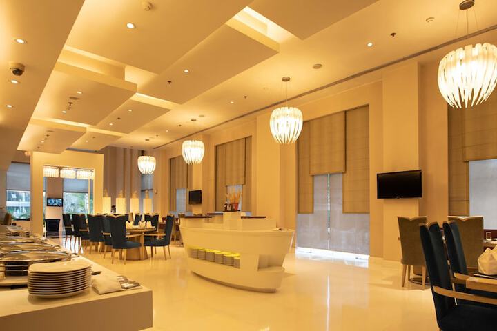 Dining Photos