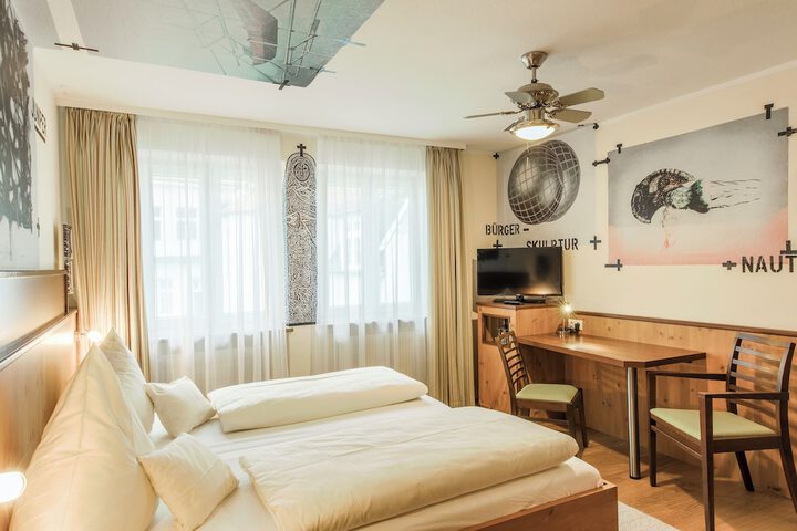 Room 15 of 35