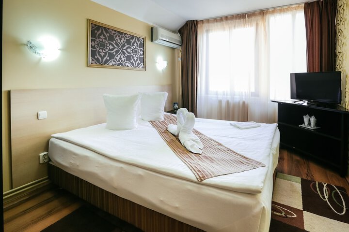 Room 7 of 40