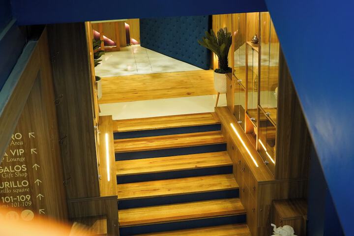 Ballroom/Hall 126 of 144