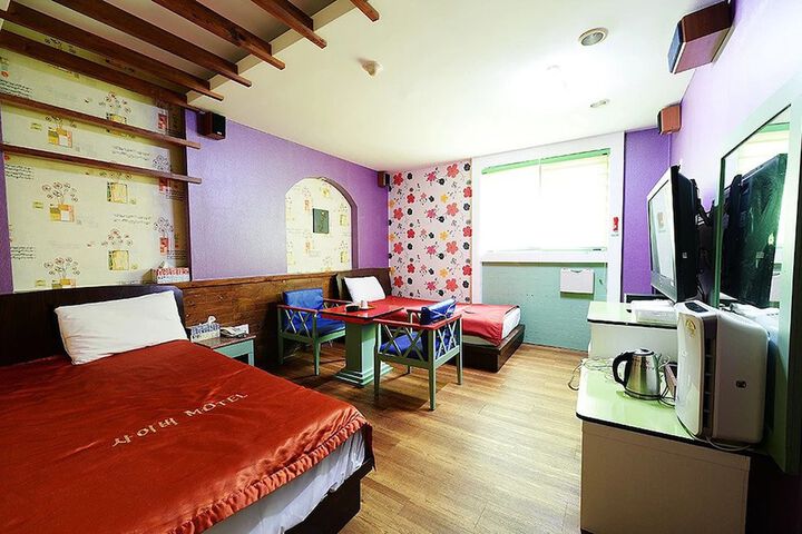 Room 22 of 31