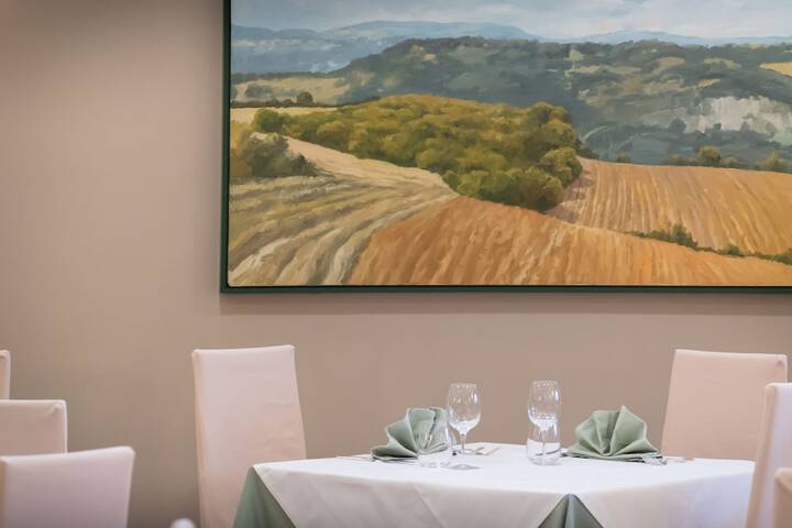 Dining 66 of 93