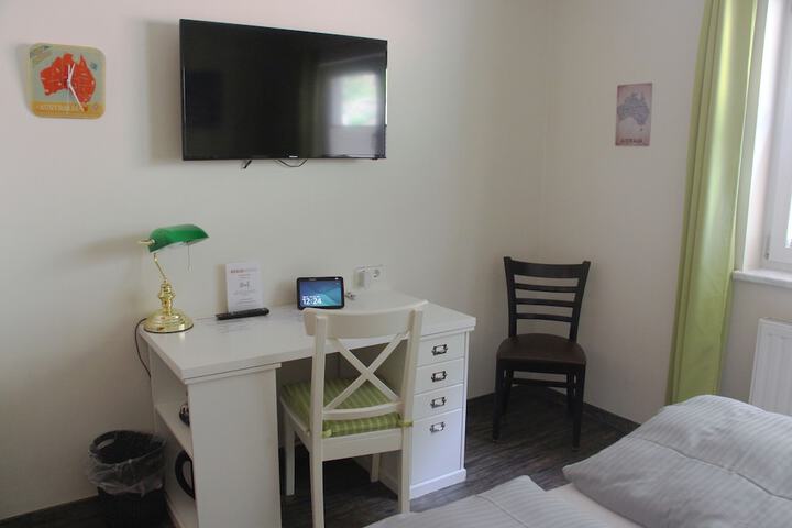 Room 13 of 68