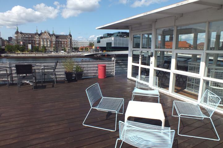Sundeck 61 of 71