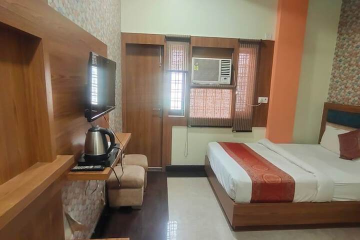 Room 2 of 9