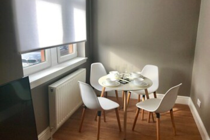 Room 6 of 13