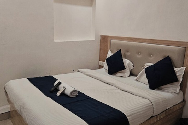 Room 15 of 32