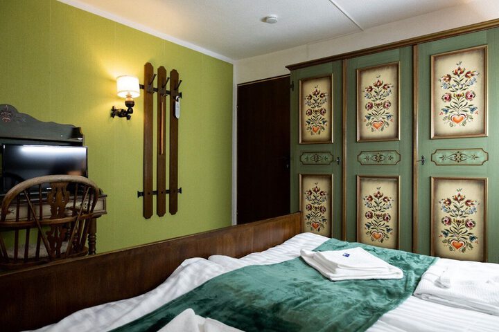 Room 61 of 76
