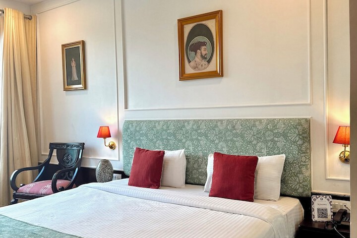 Room 12 of 49