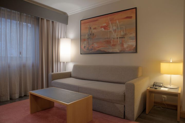 Room 17 of 48