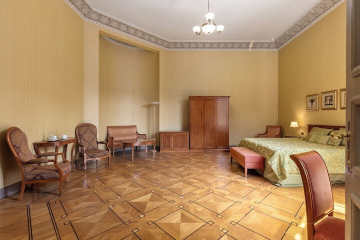 Room 16 of 75