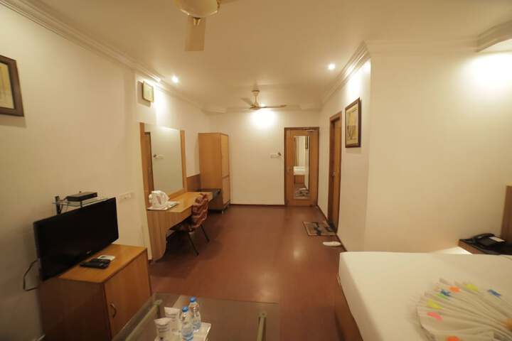 Room 11 of 35