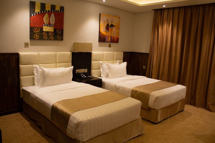 Room 20 of 107