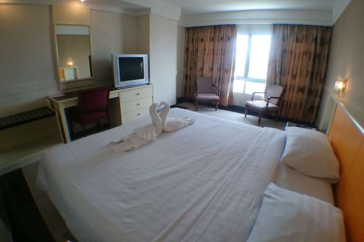 Room 16 of 73