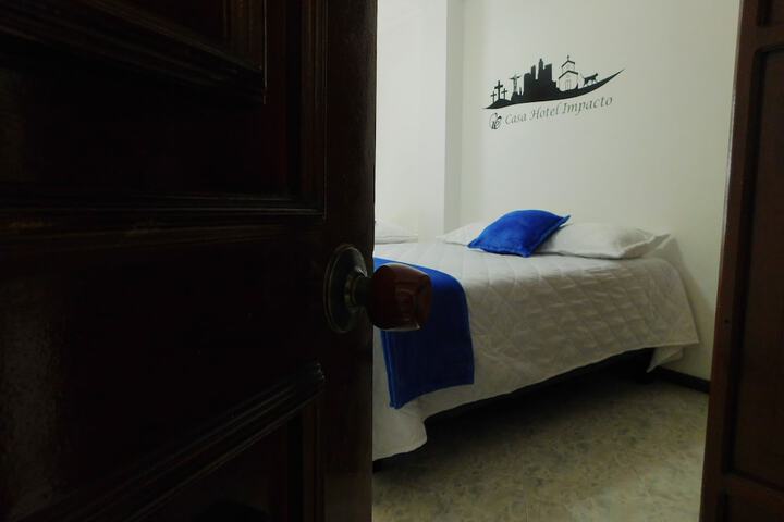 Room 21 of 39
