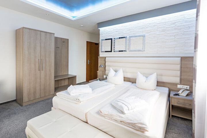 Room 18 of 35