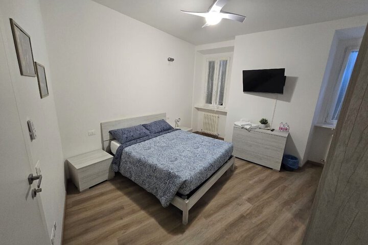 Room 3 of 9
