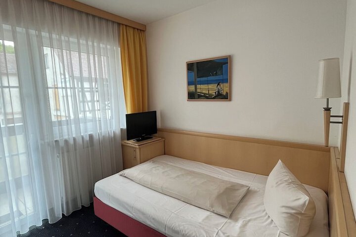 Room 3 of 30
