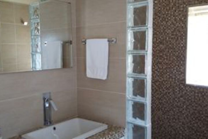 Room 5 of 33
