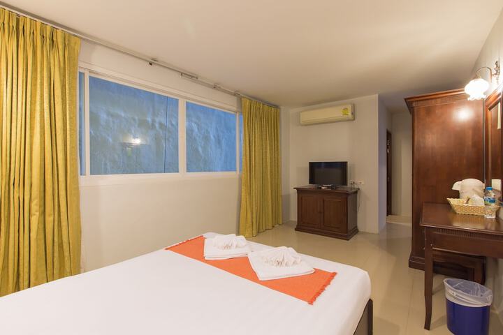 Room 8 of 45