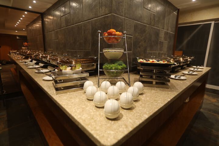 Dining 34 of 71