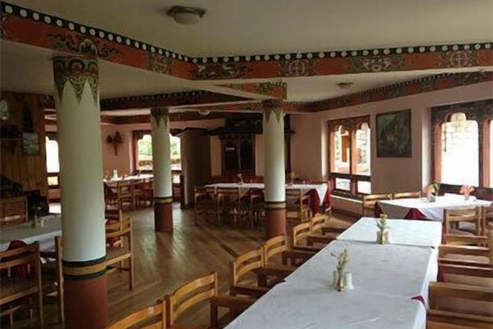 Dining 13 of 25