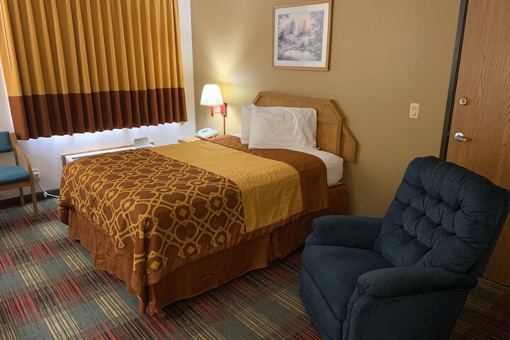 Room 4 of 26