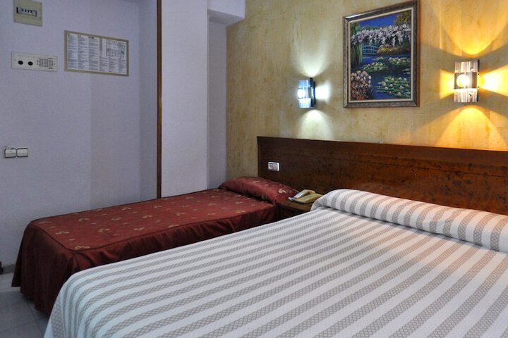 Room 27 of 44