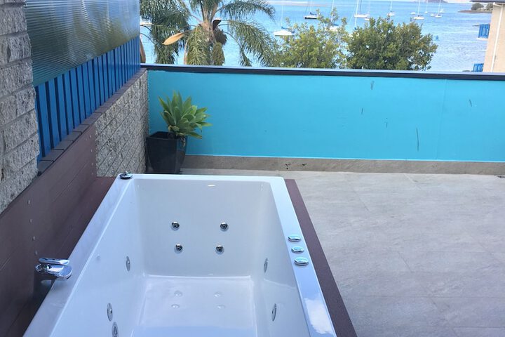 Hot Tub 28 of 43