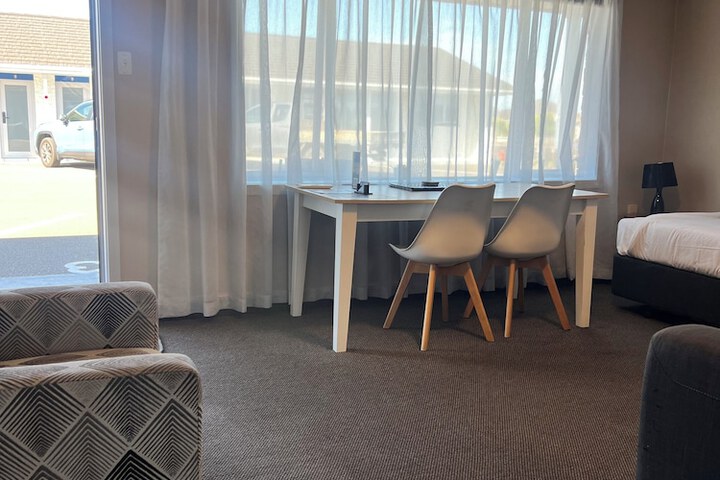 Room 9 of 27
