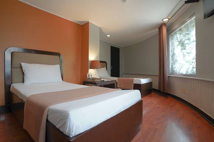 Room 5 of 27