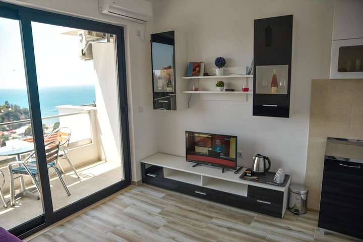 Room 27 of 54