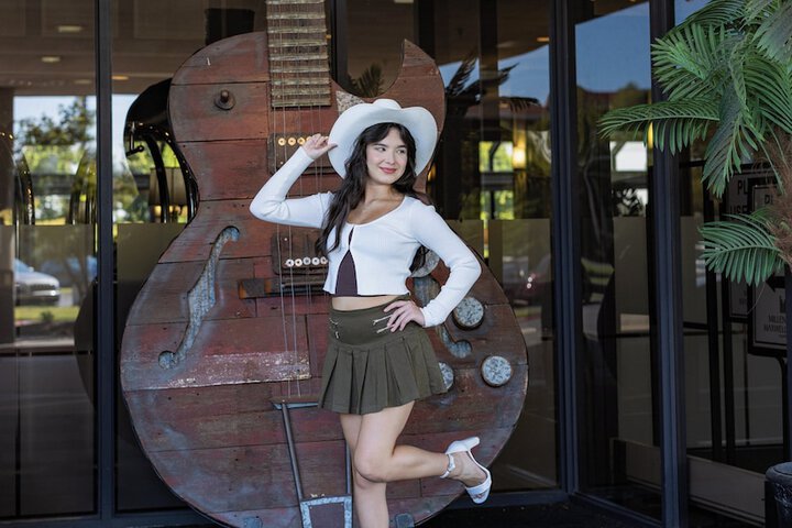 Electric vehicle charging station