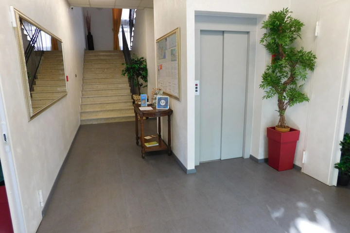 Room 14 of 50