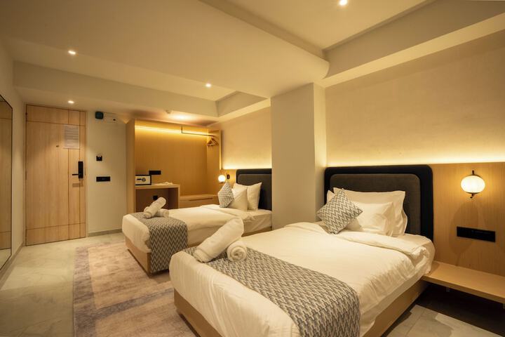 Room 64 of 90