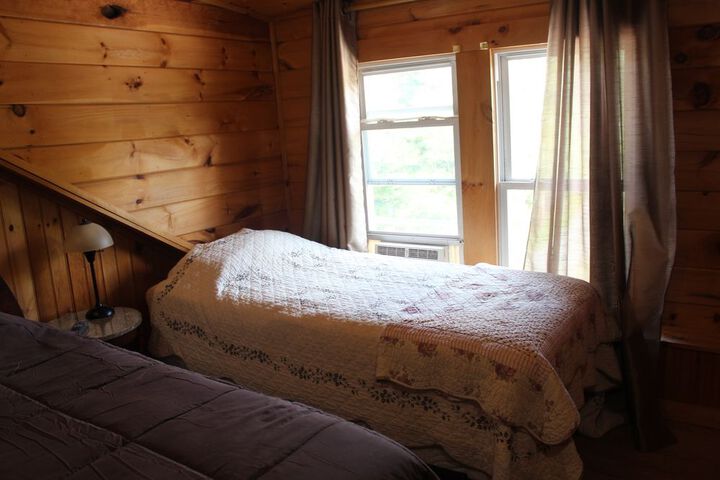 Room 12 of 128
